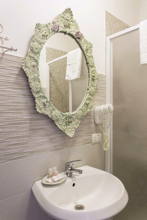 La Maison Romantique Bed & Breakfast