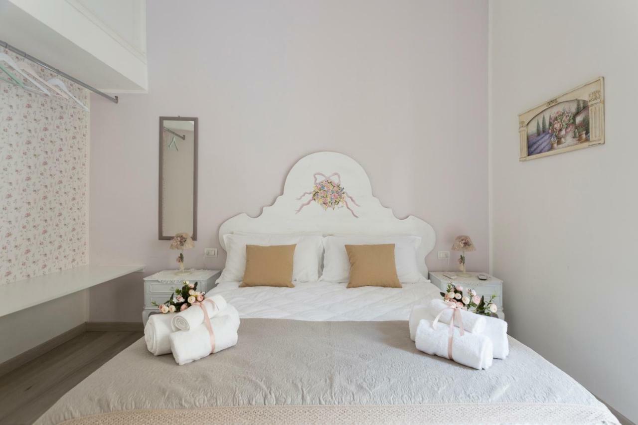 La Maison Romantique Bed & Breakfast Naples